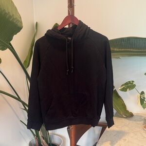 HM black hoodie